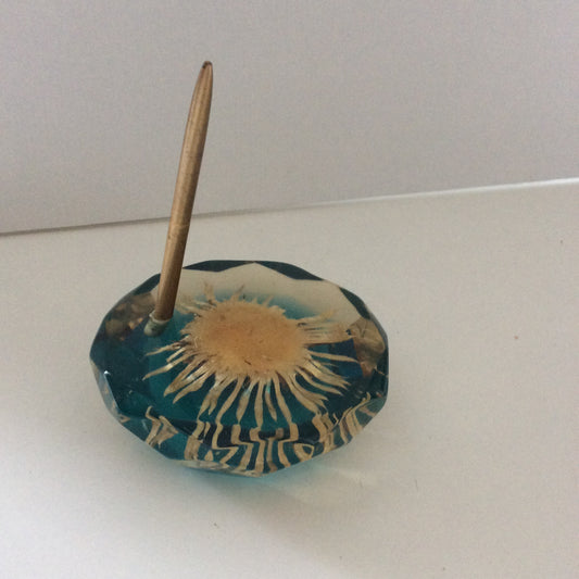 Porte stylo en résine. Année 60.