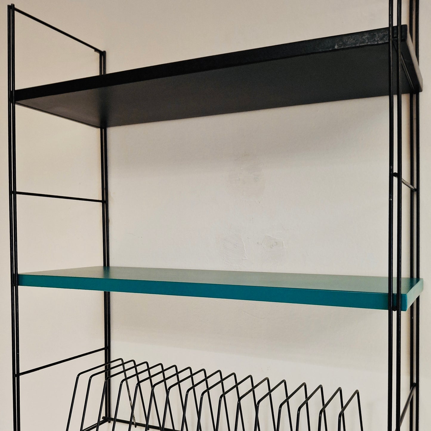 Étagère string en métal, années 60.