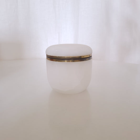 Boîte en albâtre vintage