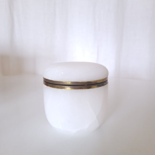 Boîte en albâtre vintage