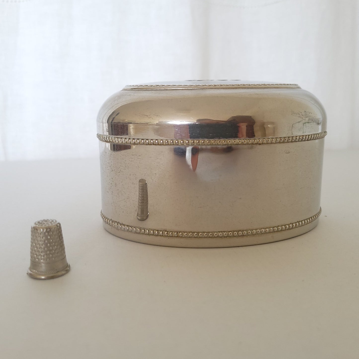 Boite à thé en métal argenté