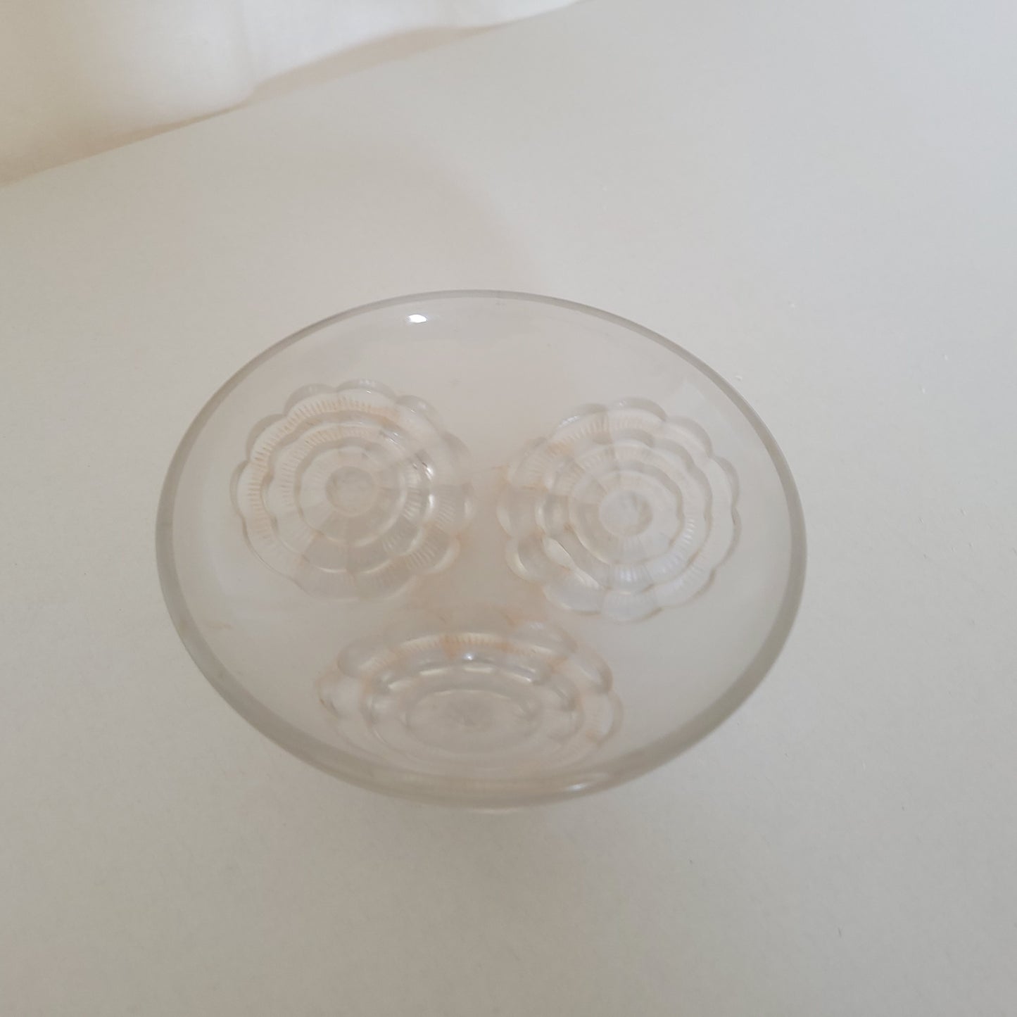 Petite coupe en verre poli, époque Art Nouveau,