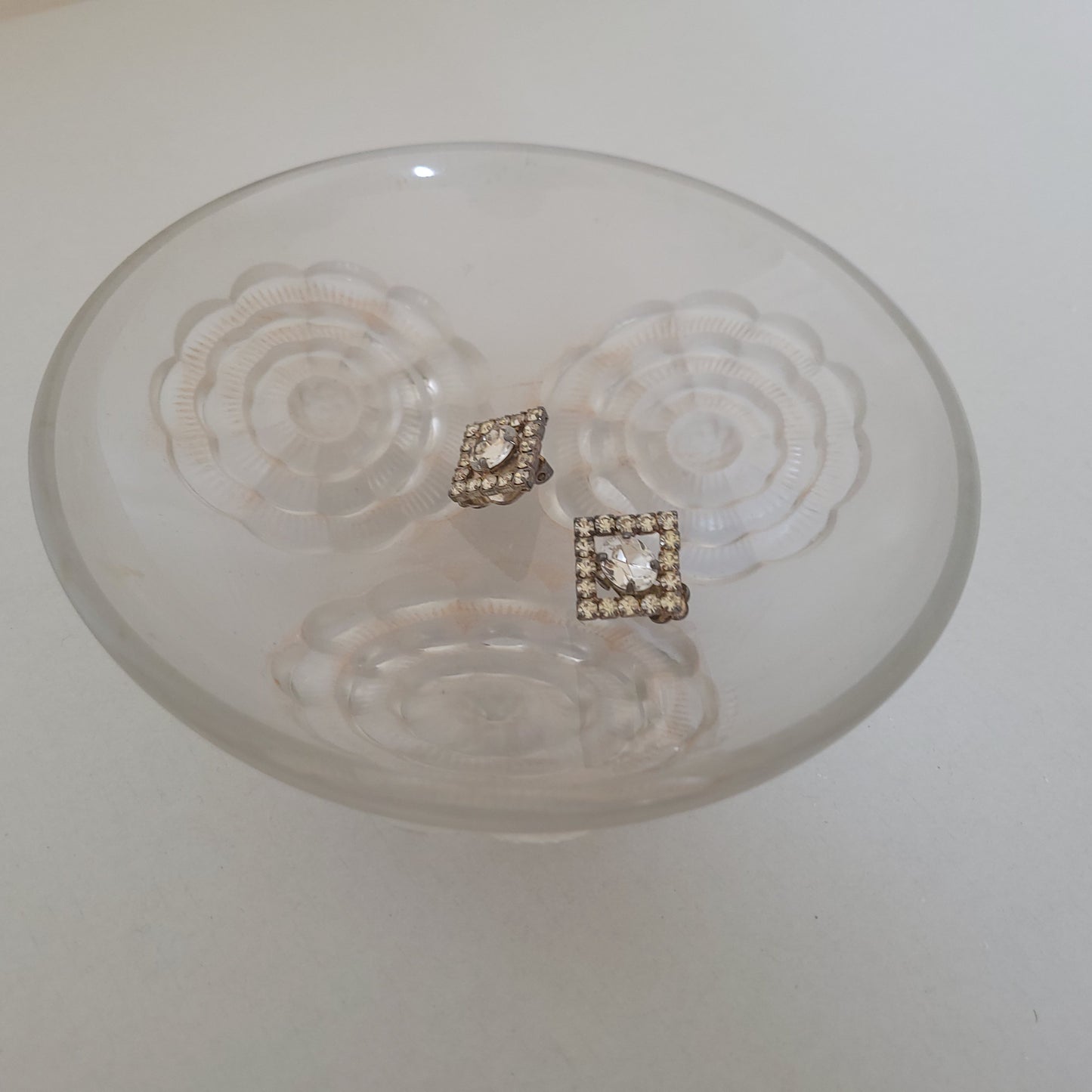 Petite coupe en verre poli, époque Art Nouveau,