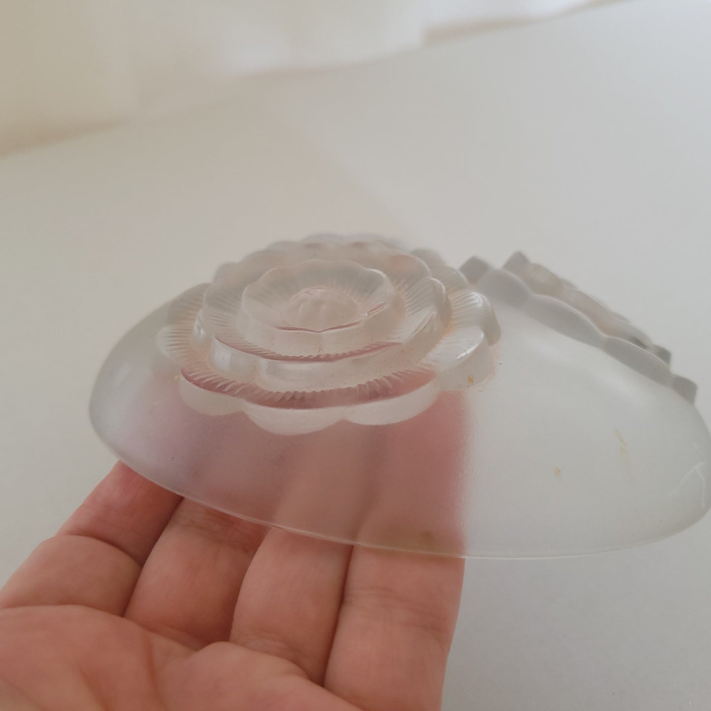 Petite coupe en verre poli, époque Art Nouveau,