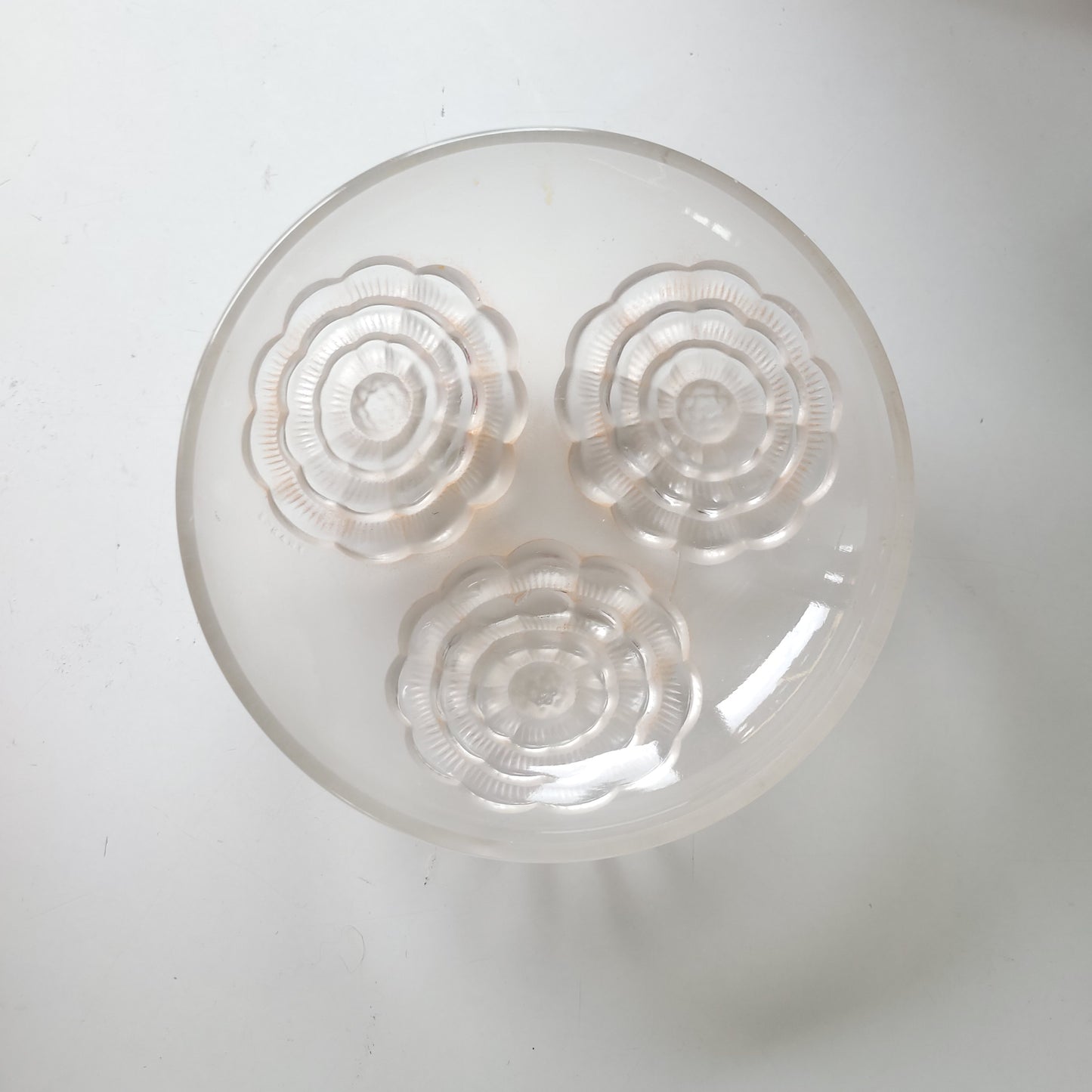 Petite coupe en verre poli, époque Art Nouveau,