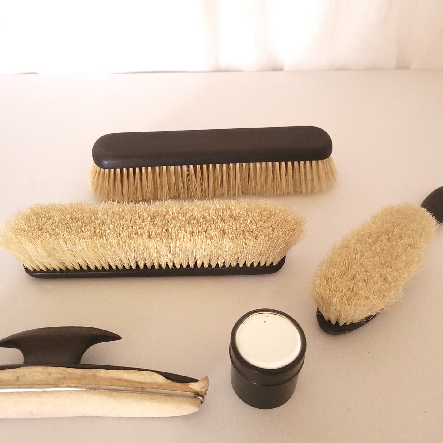 Nécessaire de toilette en ébène.