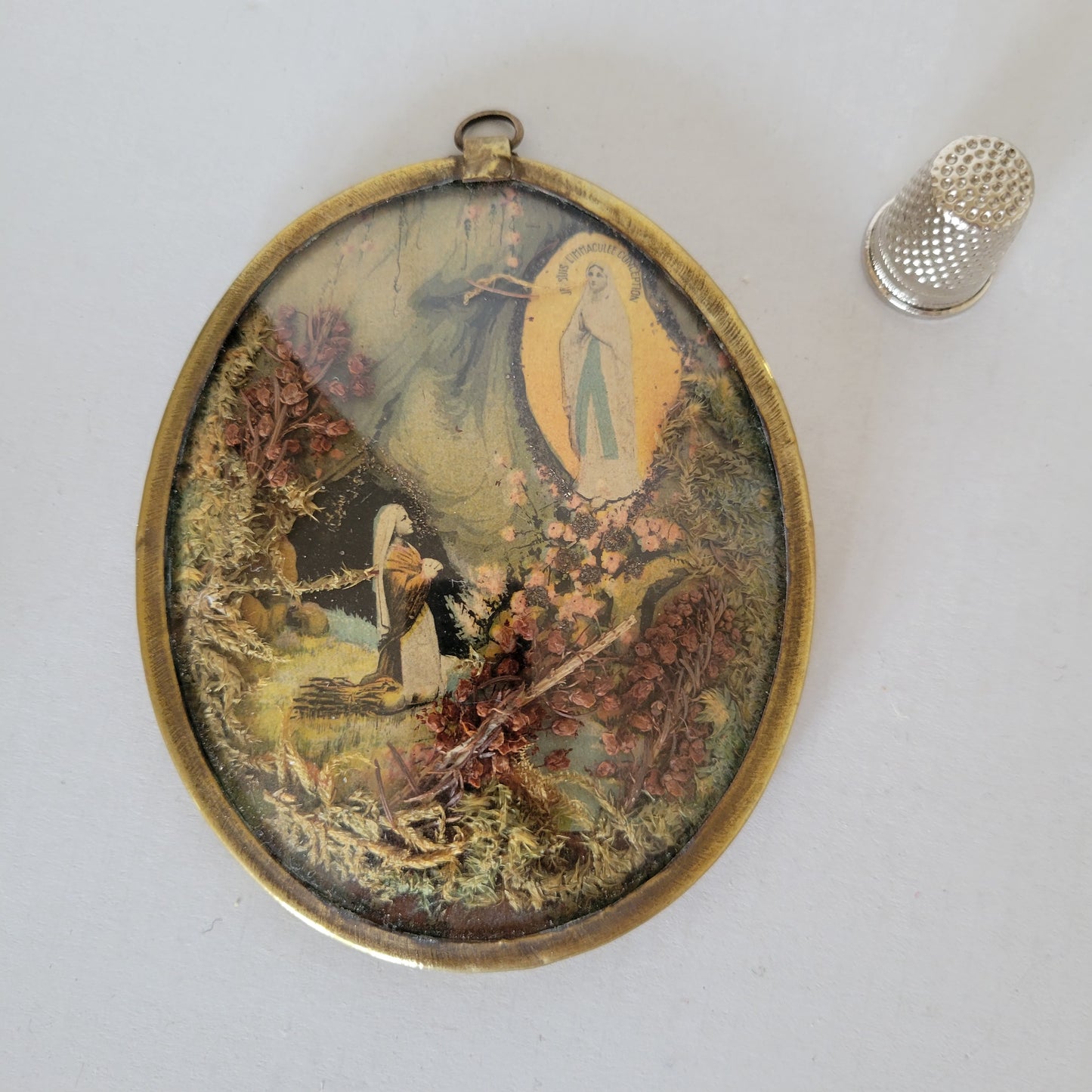 Petit cadre religieux en verre bombé