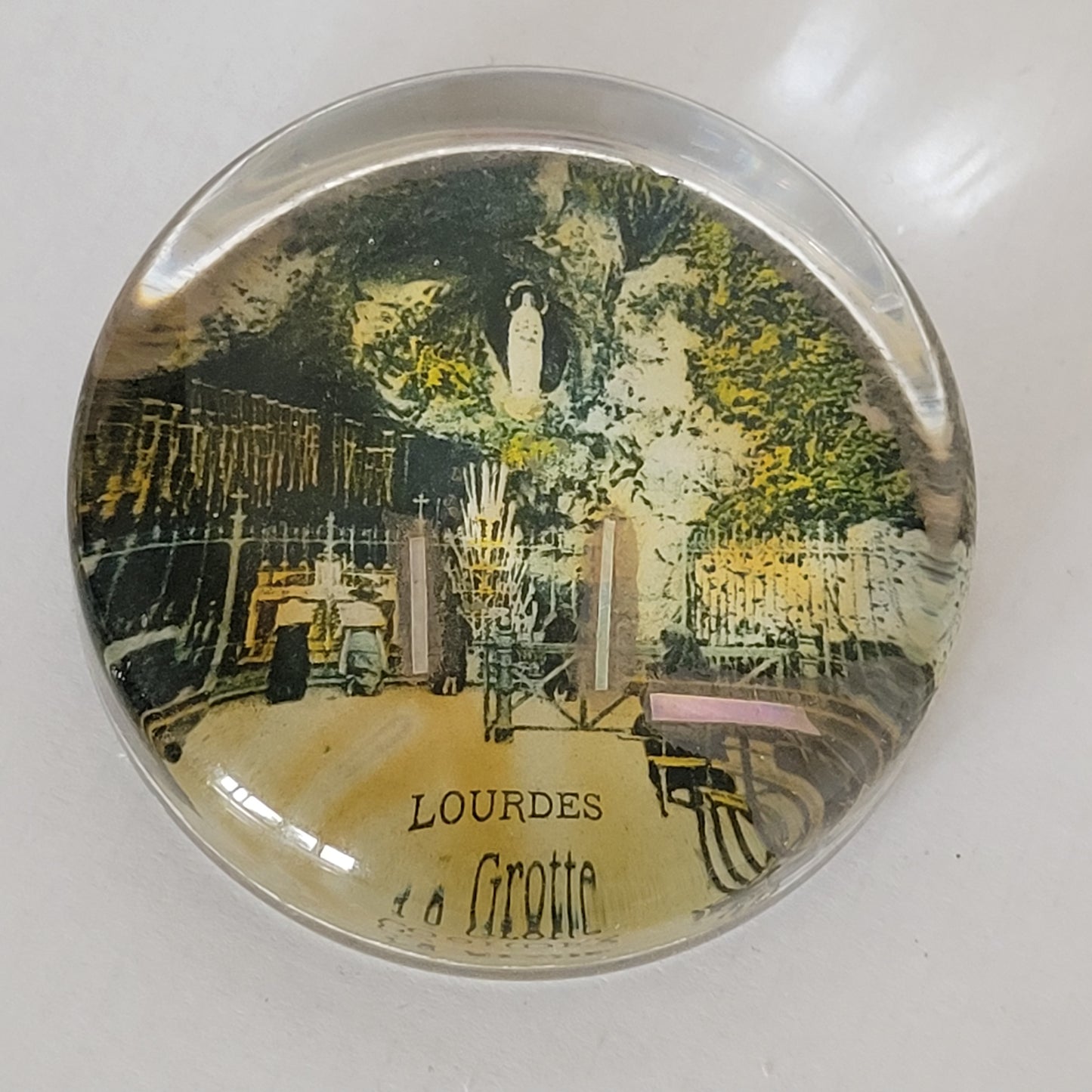 Presse papier en verre " Grotte de Lourdes "