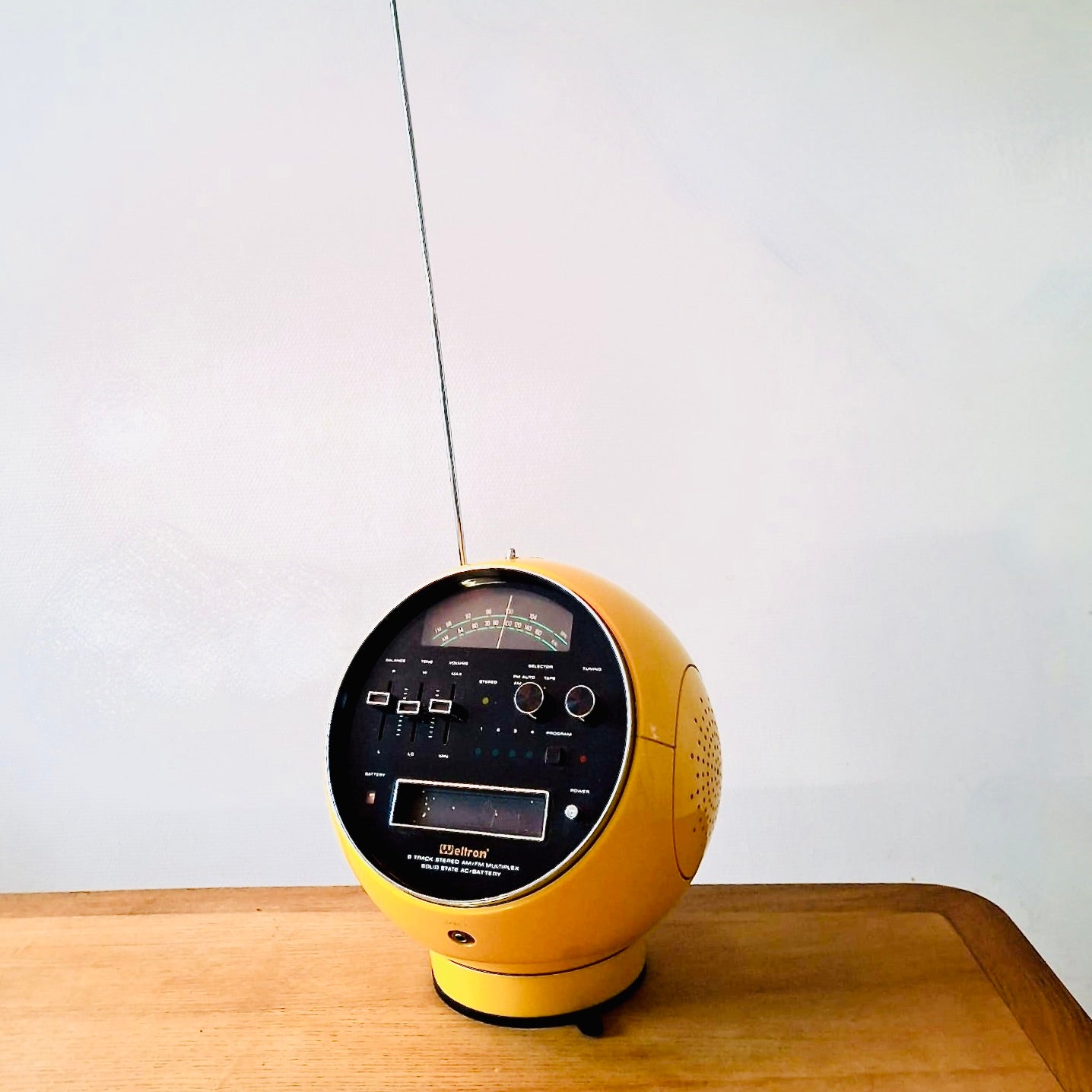 Grande radio WELTRON 31 cm. Années 70