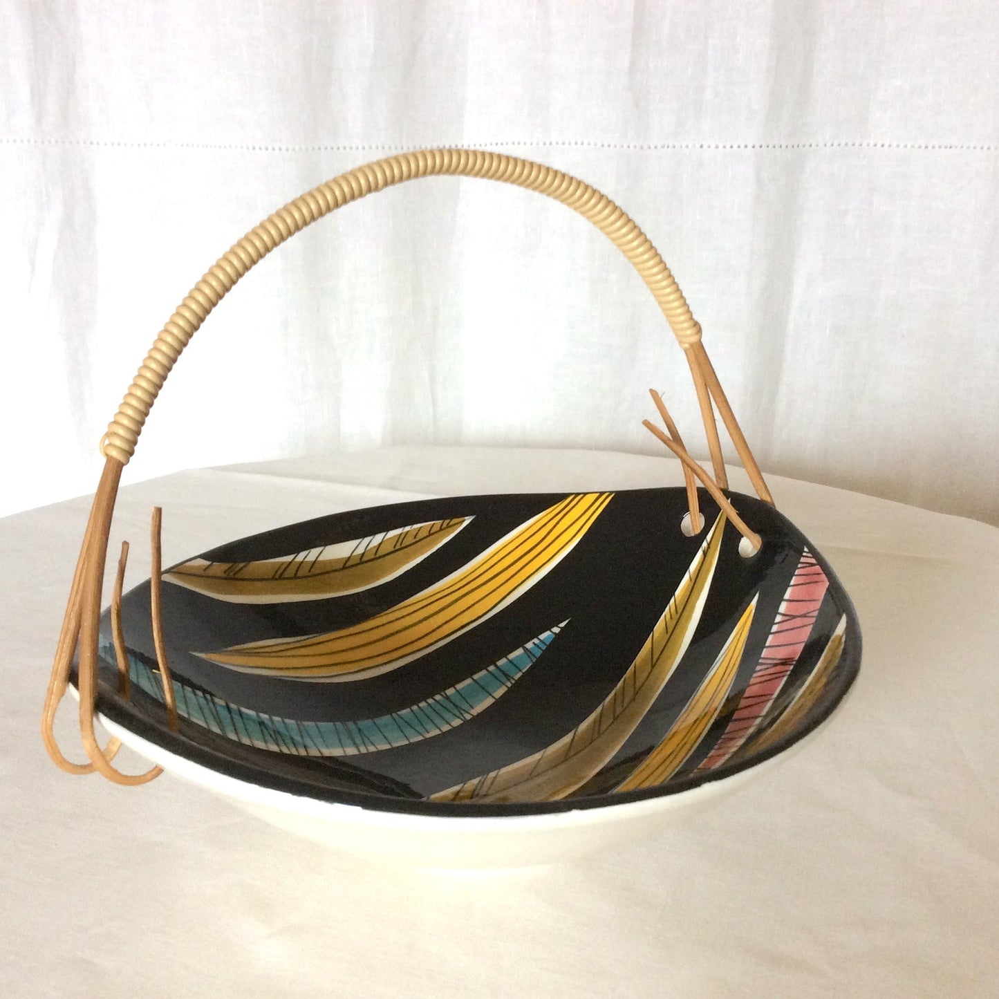 SCHRAMBERG, coupe en céramique colorée.