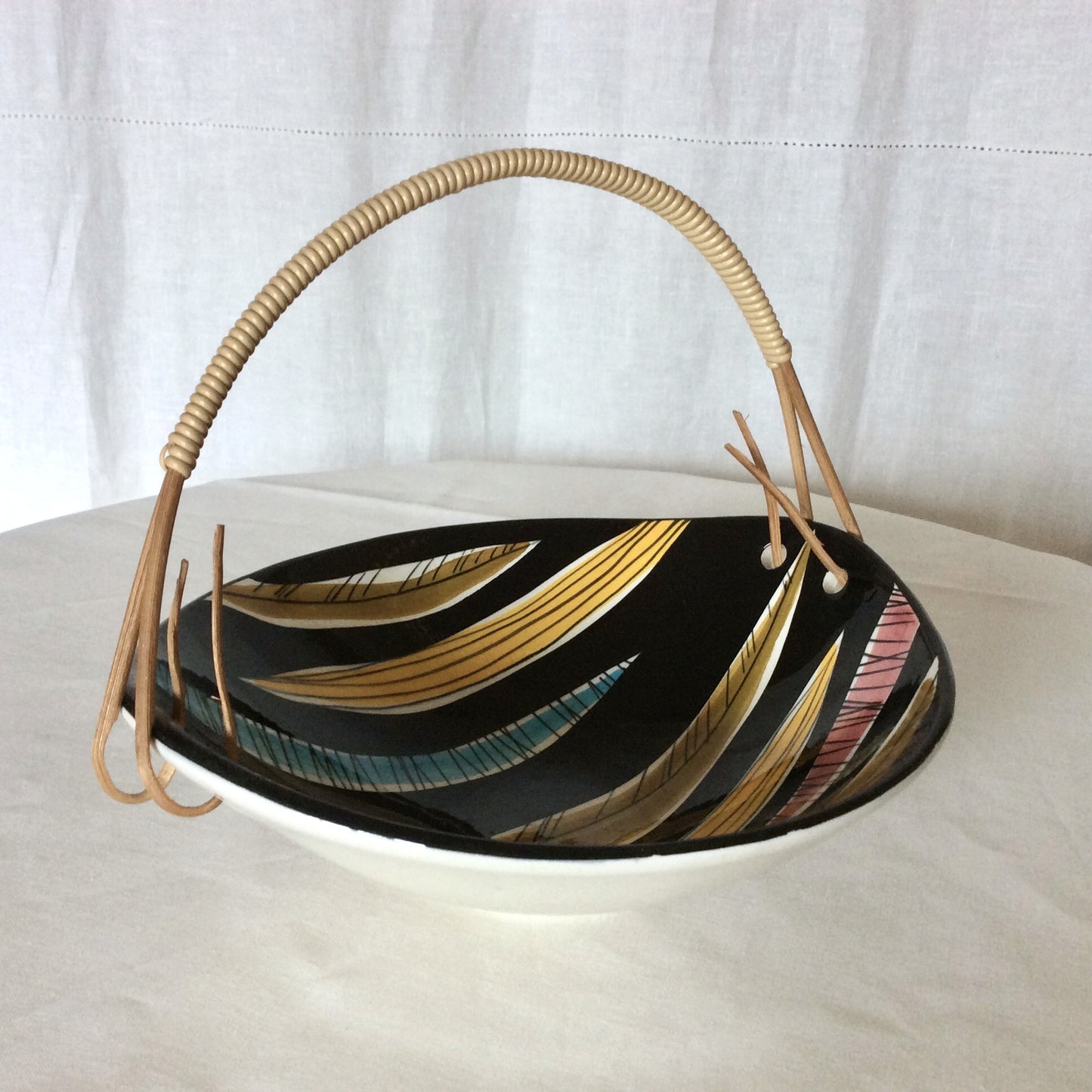 SCHRAMBERG, coupe en céramique colorée.