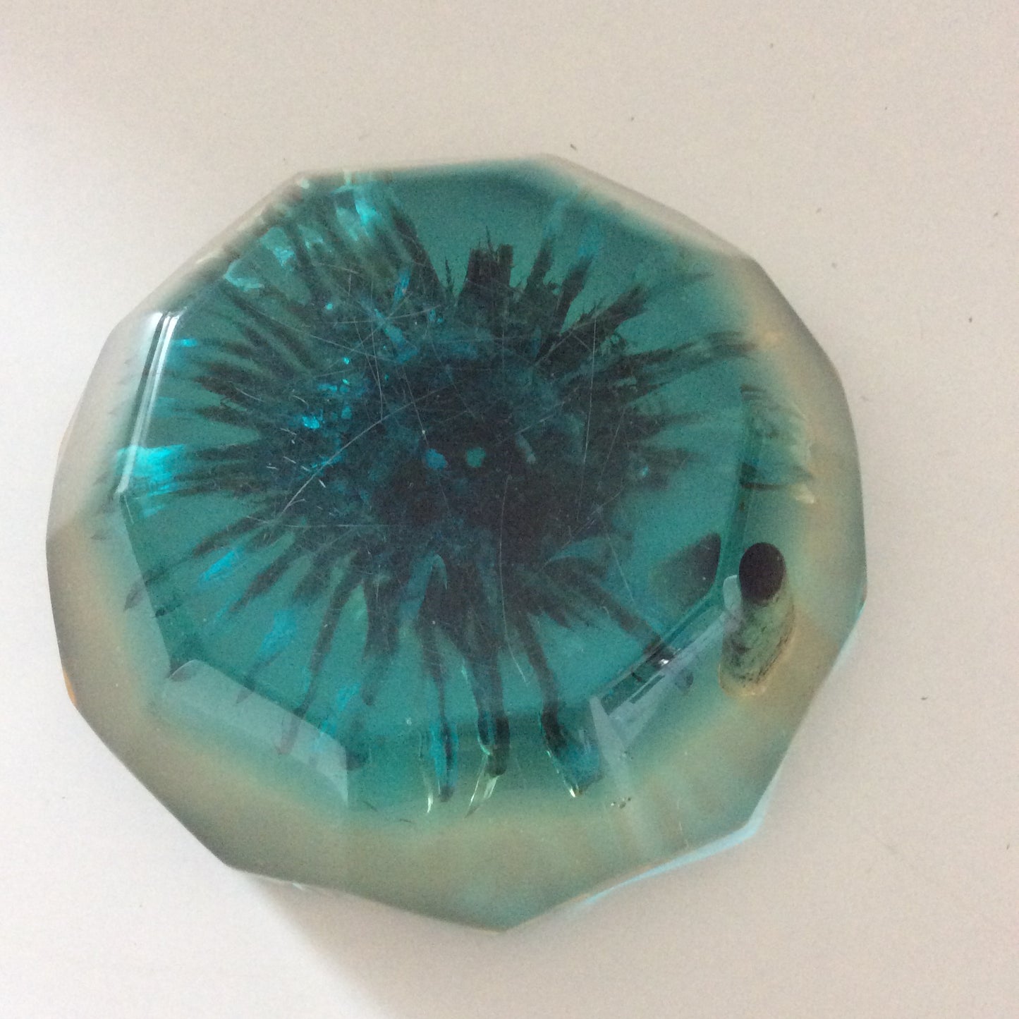 Porte stylo en résine. Année 60.