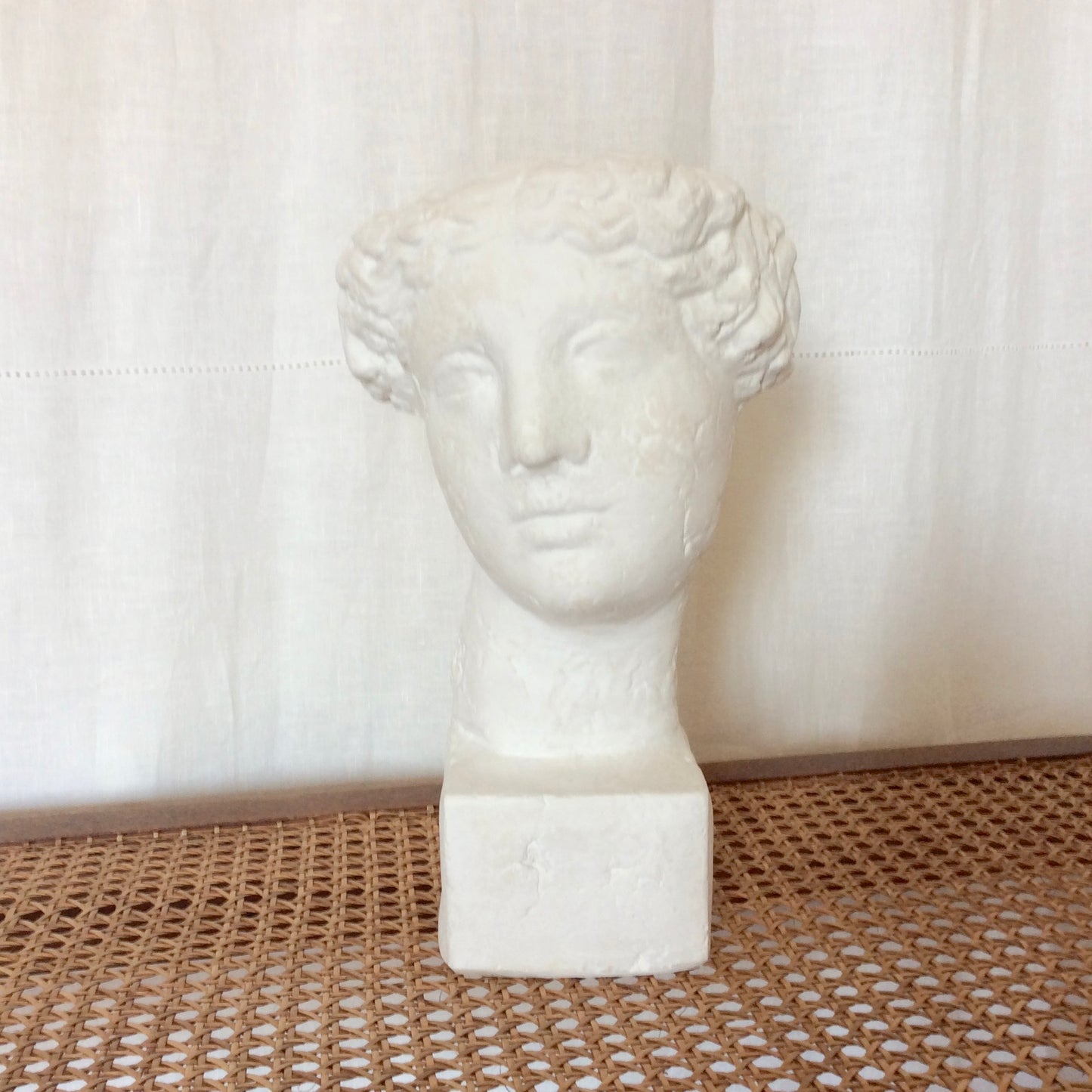 Sculpture d' Aphrodite déesse de l'amour et de la beauté.