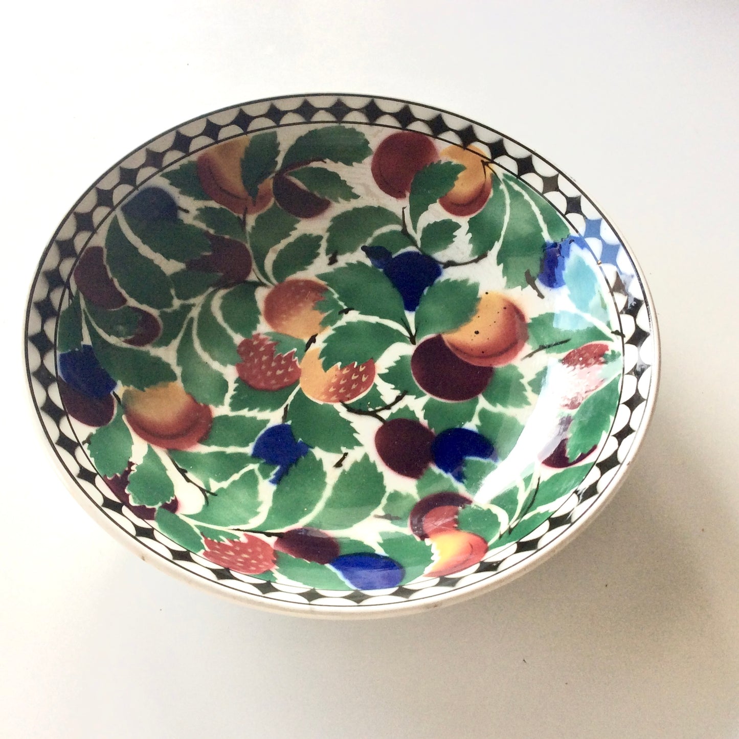 Grand plat à fruits VILLEROY et BOCH. Années 30