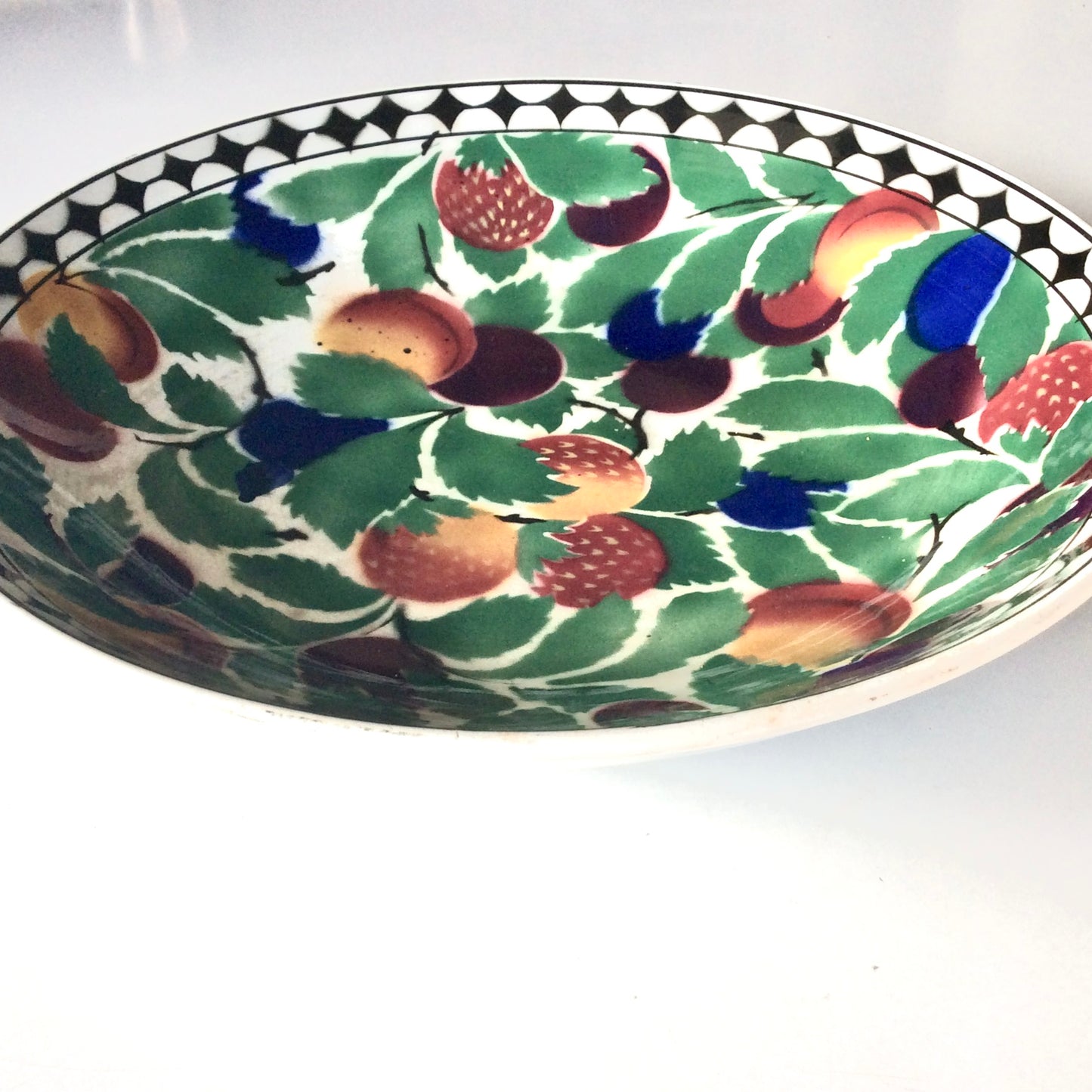 Grand plat à fruits VILLEROY et BOCH. Années 30