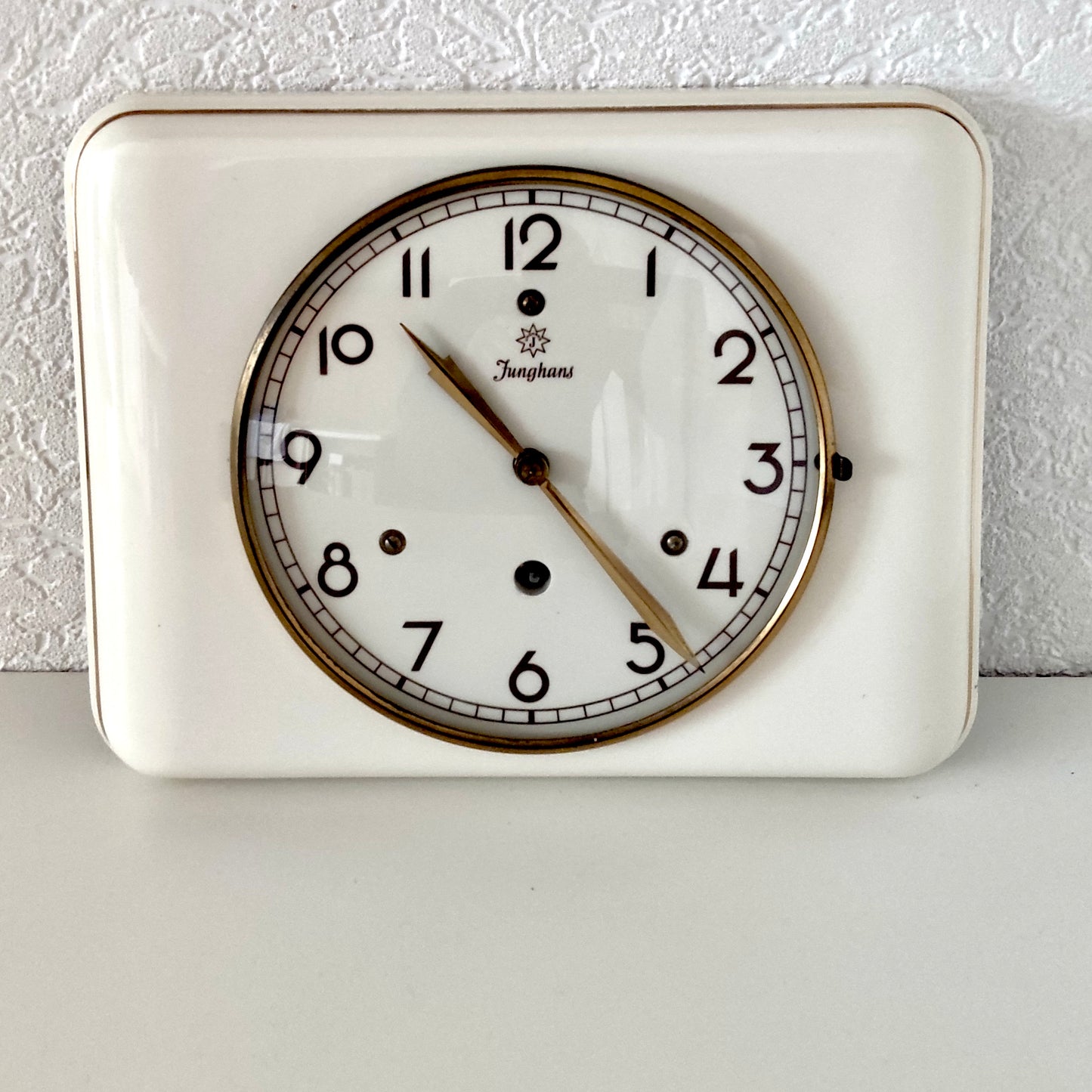 Horloge mural JUNGHANS, années 60