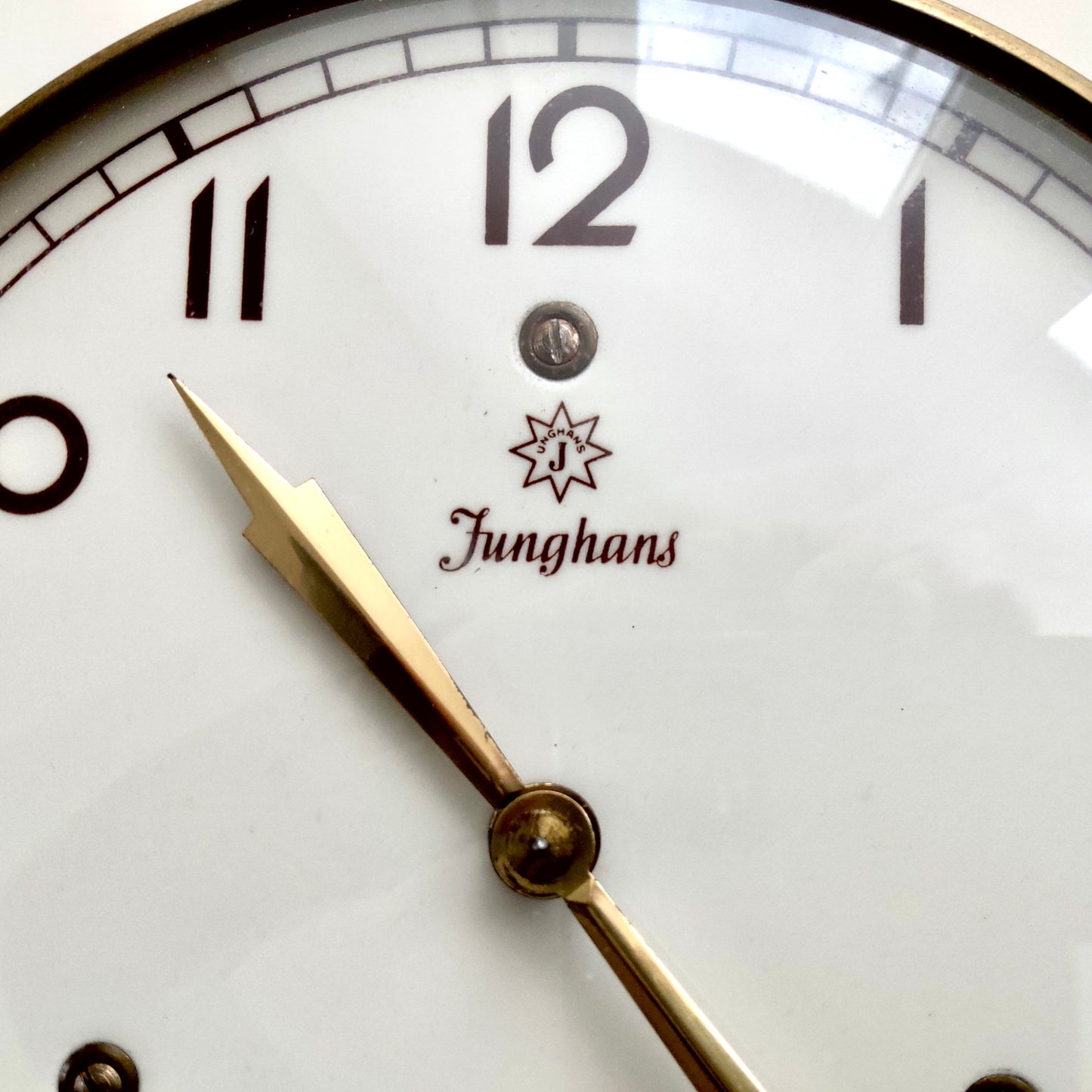 Horloge mural JUNGHANS, années 60